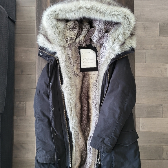 Aritzia Community Down Filled Coat - Picture 3 of 15